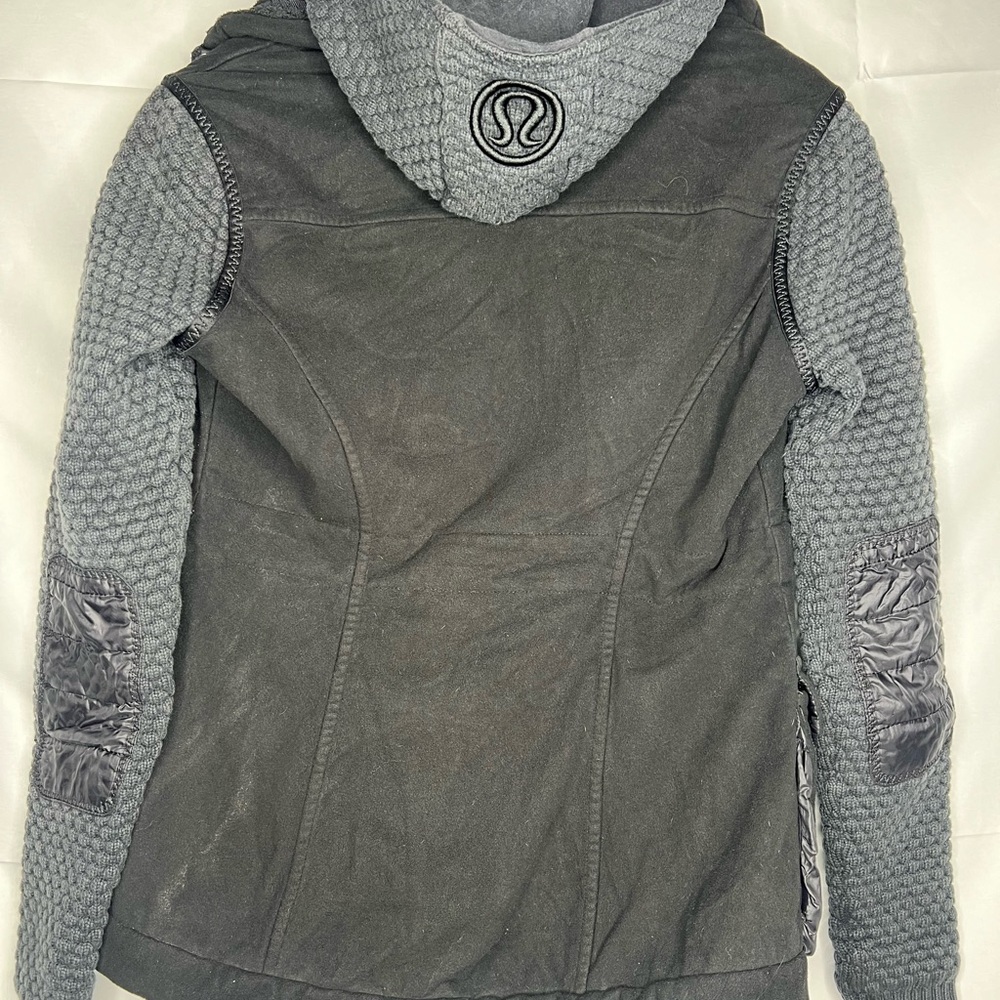 Lululemon coat - Picture 5 of 7